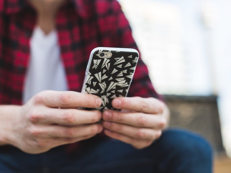 What are the negative side effects of too much screen time?